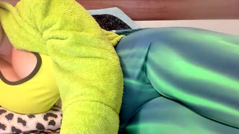 00ingrid00 online show from October 14, 8:44 pm