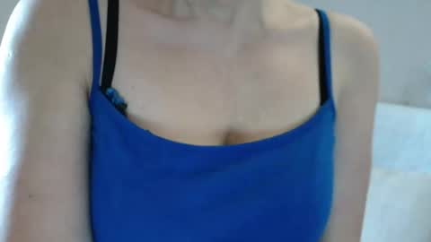 12ennie online show from April 6, 12:17 pm