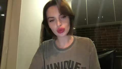 DOVE online show from December 15, 3:31 pm