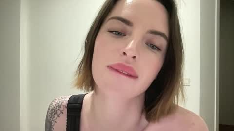 DOVE online show from November 23, 9:27 pm