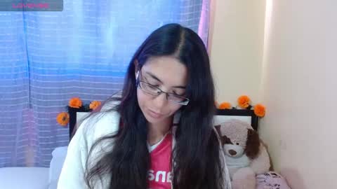 paola online show from November 13, 7:35 pm