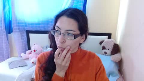 paola online show from December 20, 9:28 pm