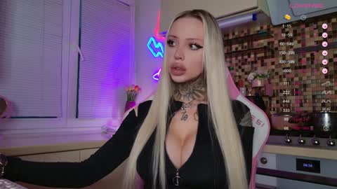     30 NOV  online show from December 25, 1:19 pm