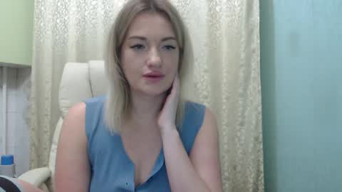 3sweetcandy3 online show from December 6, 11:35 pm