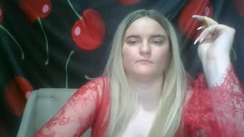 6redhotbunnie9 online show from November 16, 12:01 am