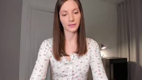 Anna online show from April 2, 8:06 pm