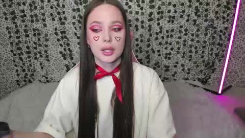 EMILY AND  MARCUS online show from February 14, 4:52 pm