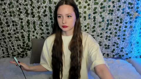 EMILY AND  MARCUS online show from January 31, 2:17 pm