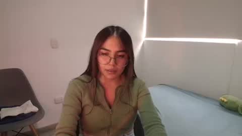 abby 3 online show from April 29, 4:42 pm