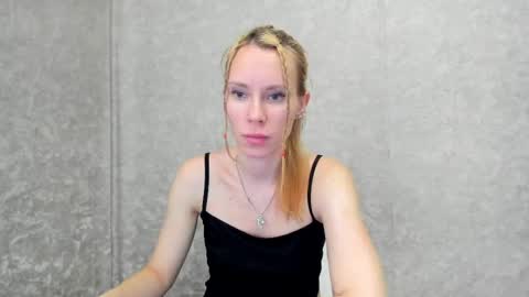 _alex1819 online show from April 15, 10:49 am