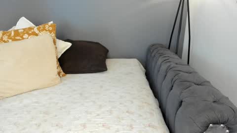  Alice  online show from February 28, 8:07 pm