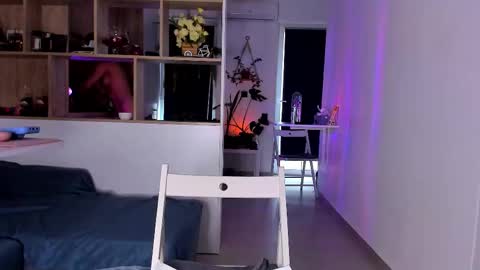 Mia online show from September 14, 3:21 pm