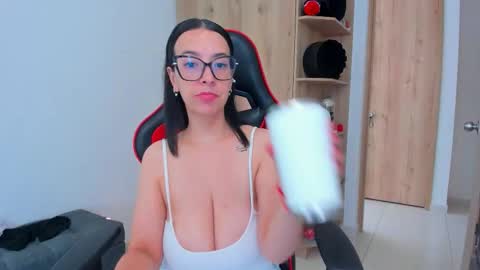 AMANDA online show from March 5, 4:25 pm