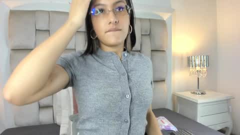 Angel Azul online show from January 11, 11:45 am