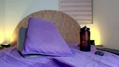 Any online show from February 19, 9:02 pm