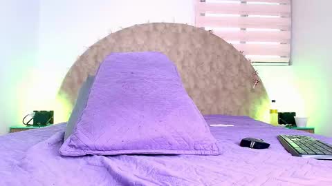 Any online show from December 22, 8:01 pm