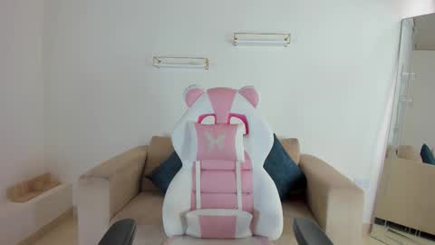    online show from October 16, 12:41 pm