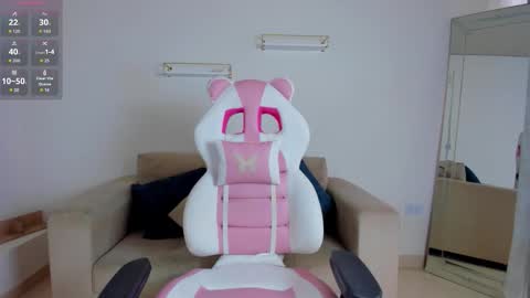    online show from March 17, 12:20 pm