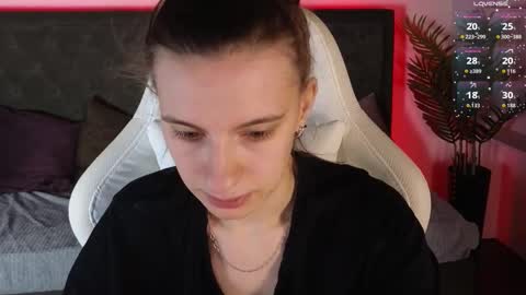 _ash_leyy_ online show from January 15, 1:33 am