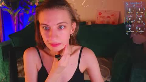 _ash_leyy_ online show from October 12, 6:27 am