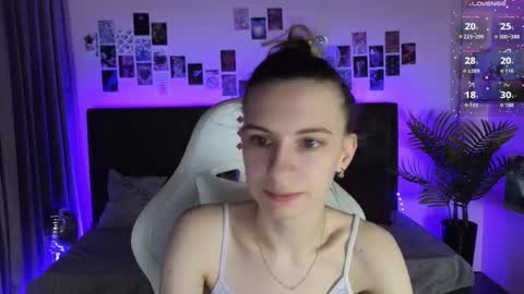 _ash_leyy_ online show from February 1, 1:26 am