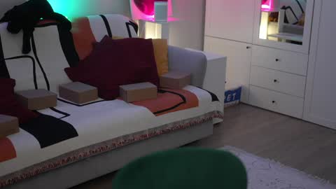 Lili online show from October 8, 11:47 am