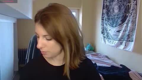 Laura online show from December 18, 10:53 am