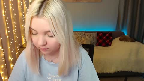 Elizabeth online show from December 18, 3:47 am