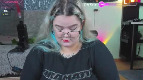 _candym1lky_ online show from November 12, 7:28 am