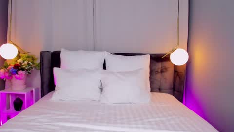 _carlawhite_ online show from February 18, 5:09 am