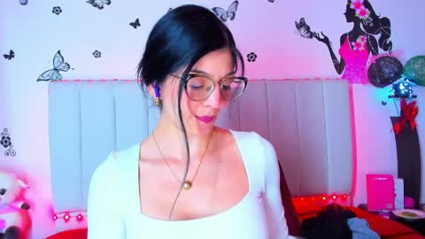 Carolina  online show from March 27, 5:35 pm