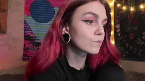 Caroline online show from February 1, 3:07 pm