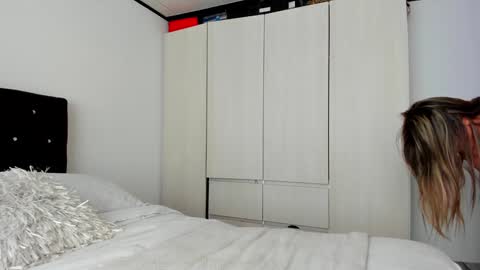 Bella  online show from January 21, 8:32 pm