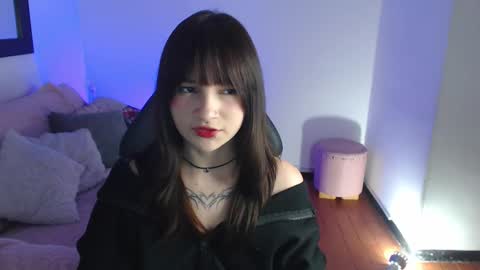 _charlotte_collins_ online show from December 19, 3:04 pm