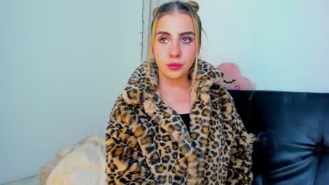  Chloe  online show from December 14, 4:12 am