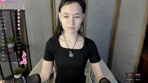 _emily__strike_ online show from November 9, 9:38 am