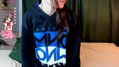 _emily__strike_ online show from October 19, 10:06 am