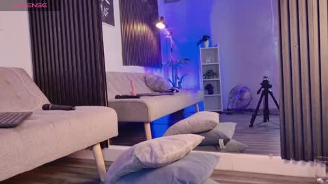 _emily_gill_ online show from May 15, 9:39 pm