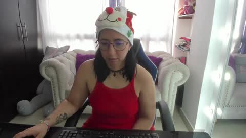 Emma online show from December 28, 4:30 pm