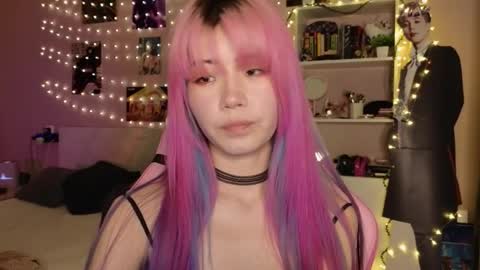 EveEva online show from March 2, 5:08 am