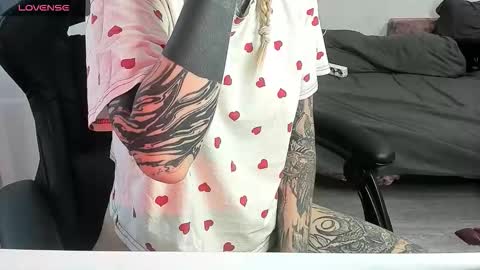 Alis online show from October 11, 1:14 pm