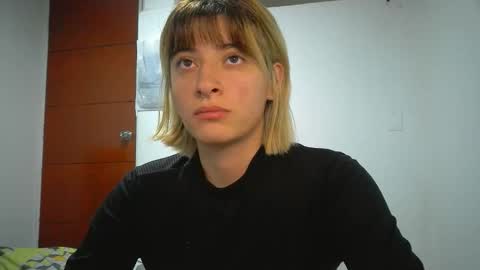 Mia-foster online show from April 23, 2:08 am