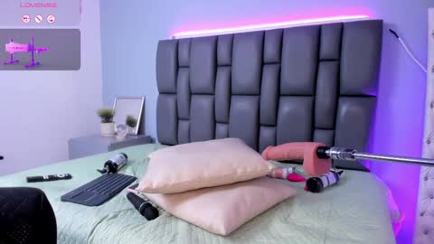 Jasmine online show from September 25, 3:11 pm