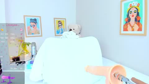 _jasminnee_ online show from March 30, 2:38 pm