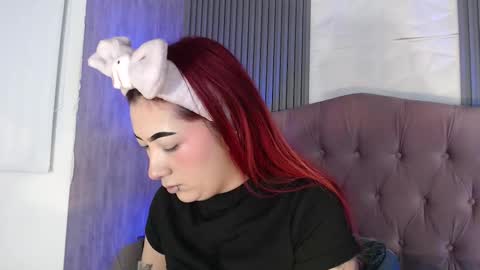 Mia online show from January 7, 1:47 pm