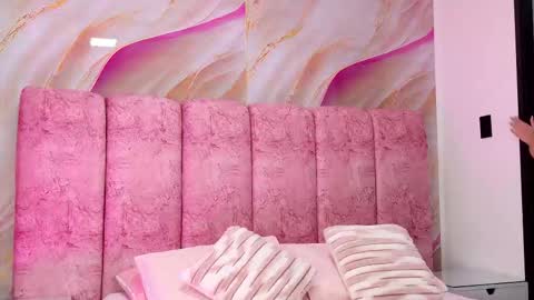 Kendall online show from February 16, 11:54 am