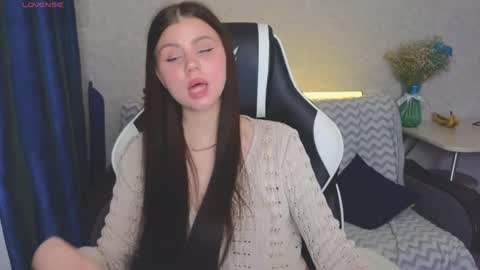 Molly   online show from May 18, 7:53 pm