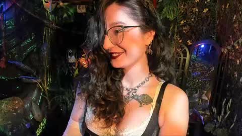 Lady Luna online show from April 14, 9:59 pm