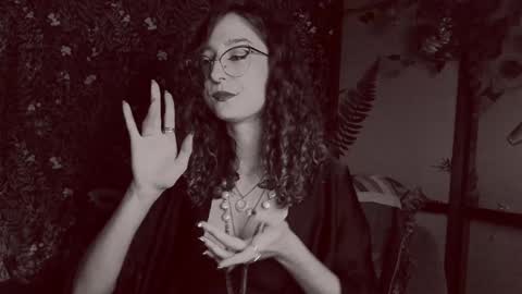 Lady Luna online show from December 15, 10:58 pm