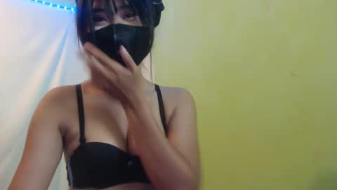 _lilies_gigi_ online show from February 22, 10:37 pm